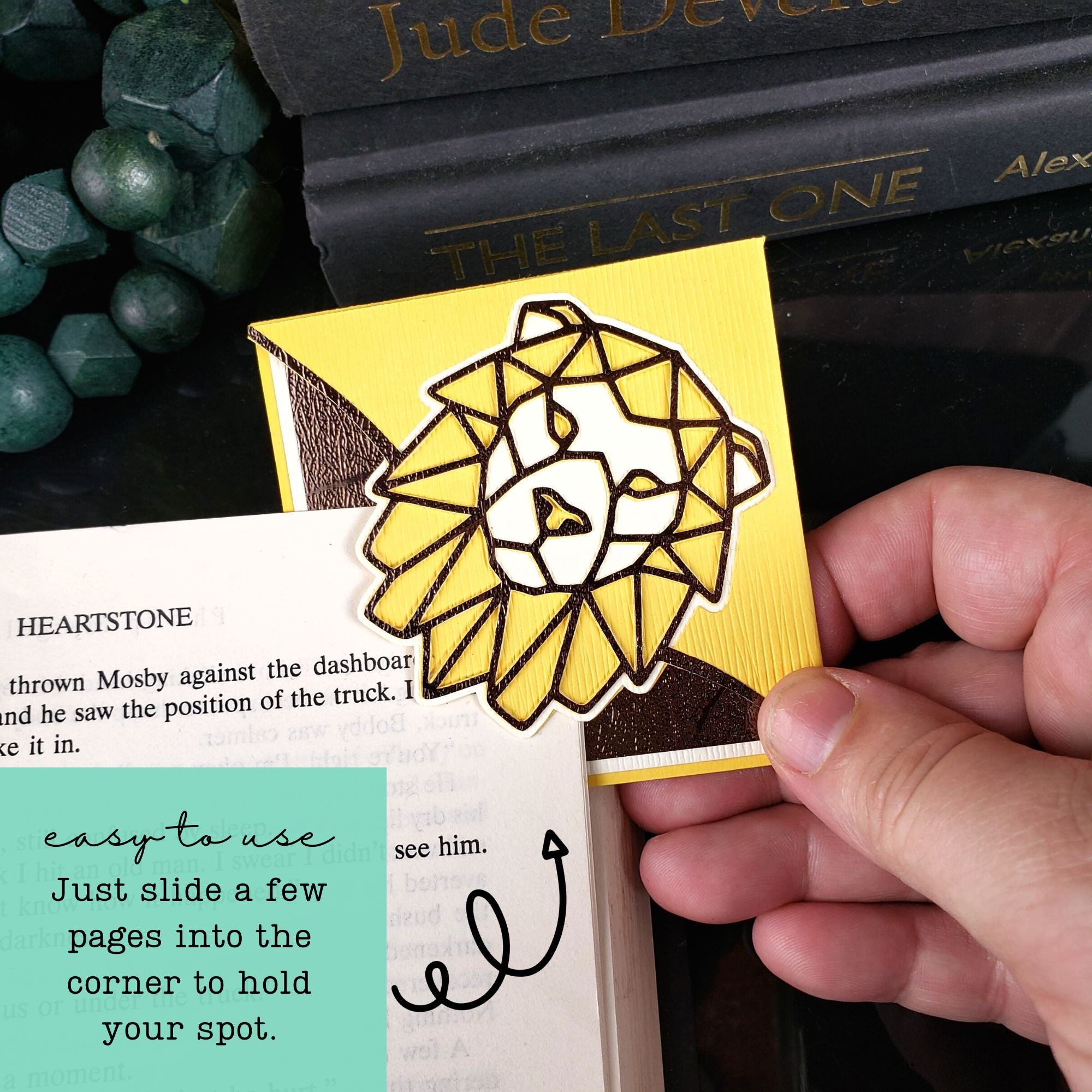 Geo Lion Signature Corner Bookmark