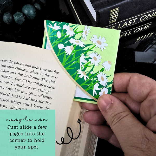 Daisies Deluxe Handmade Corner Bookmark