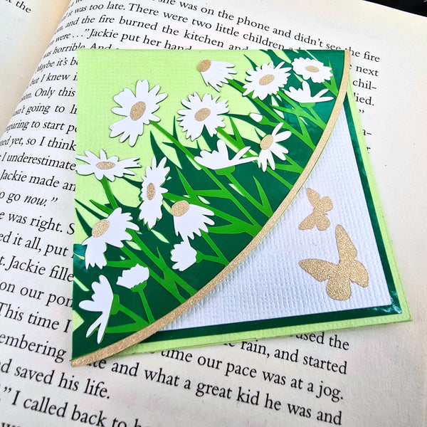 Daisies Deluxe Handmade Corner Bookmark