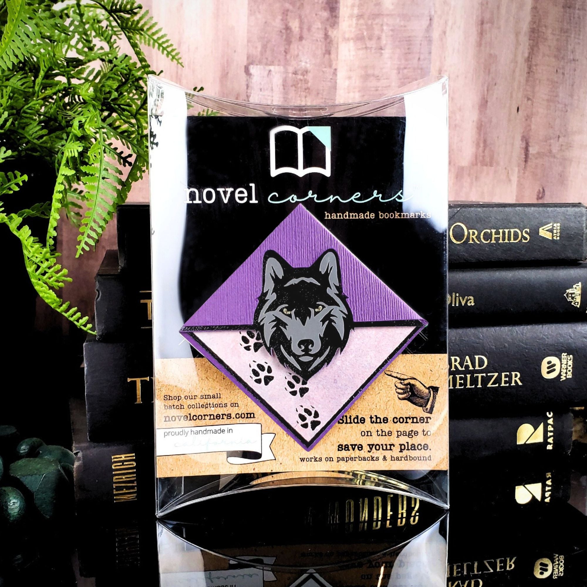 Wolf Signature Corner Bookmark