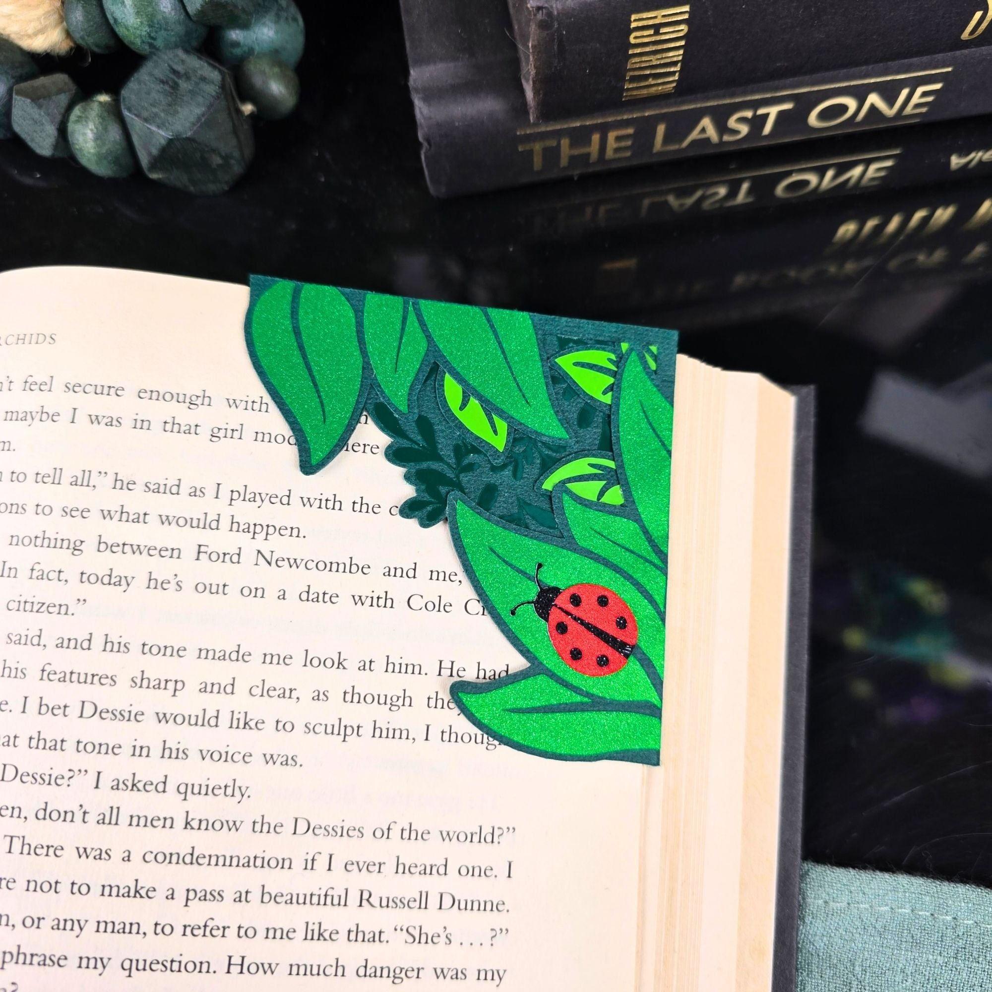Leaves + Critter Deluxe Corner Bookmark