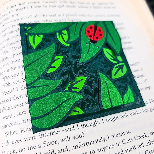 Leaves + Critter Deluxe Corner Bookmark