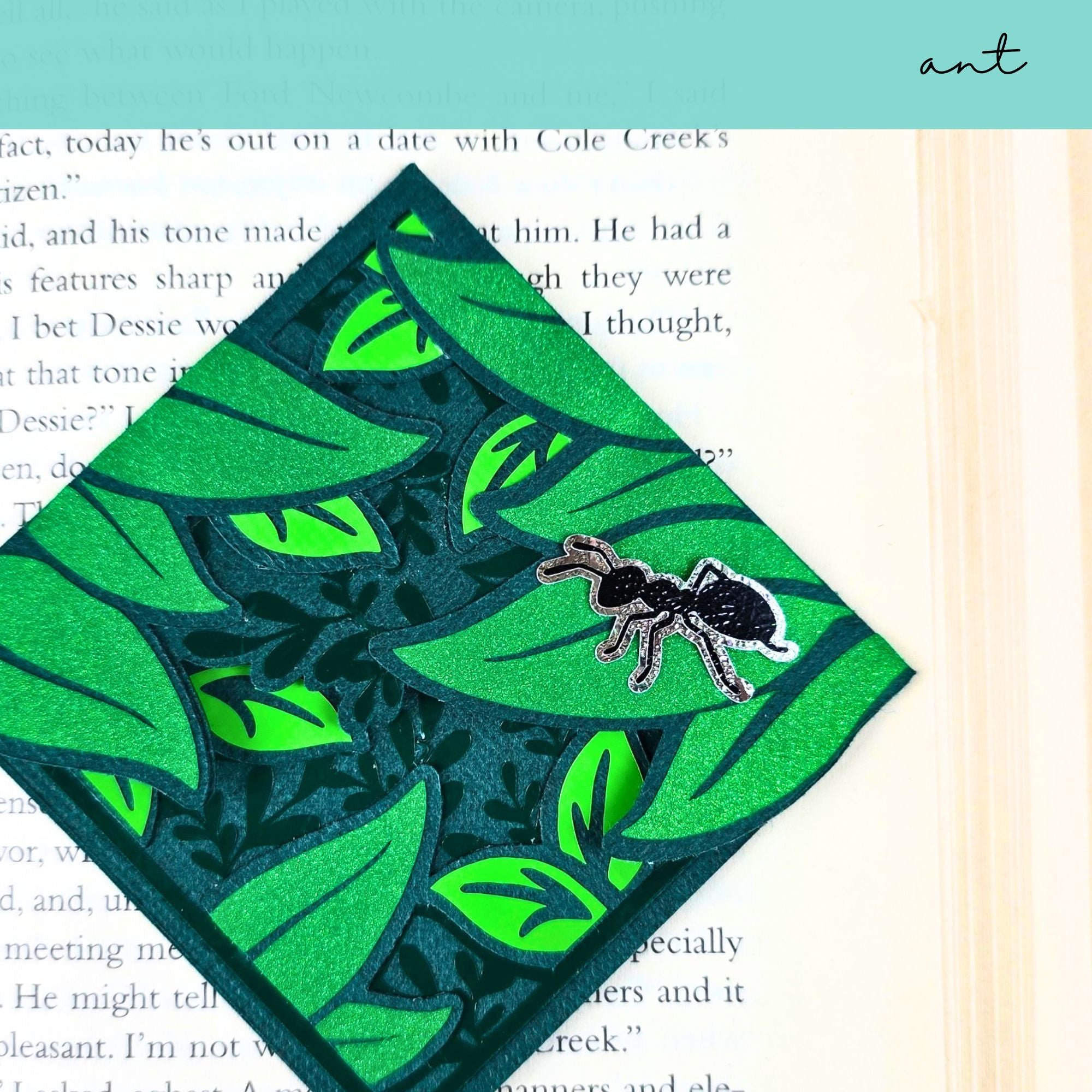 Leaves + Critter Deluxe Corner Bookmark