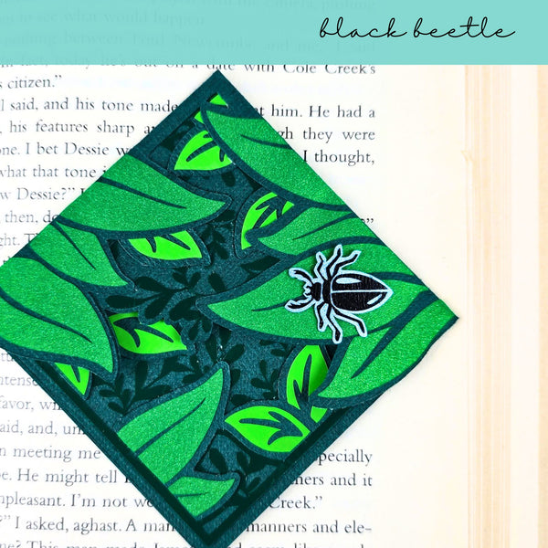 Leaves + Critter Deluxe Corner Bookmark