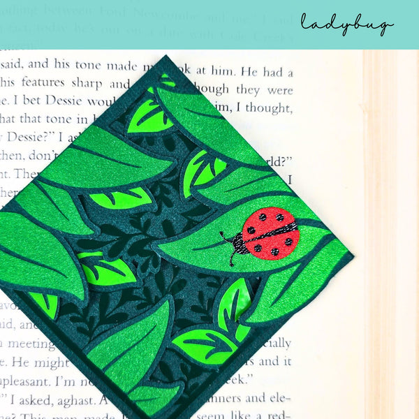 Leaves + Critter Deluxe Corner Bookmark
