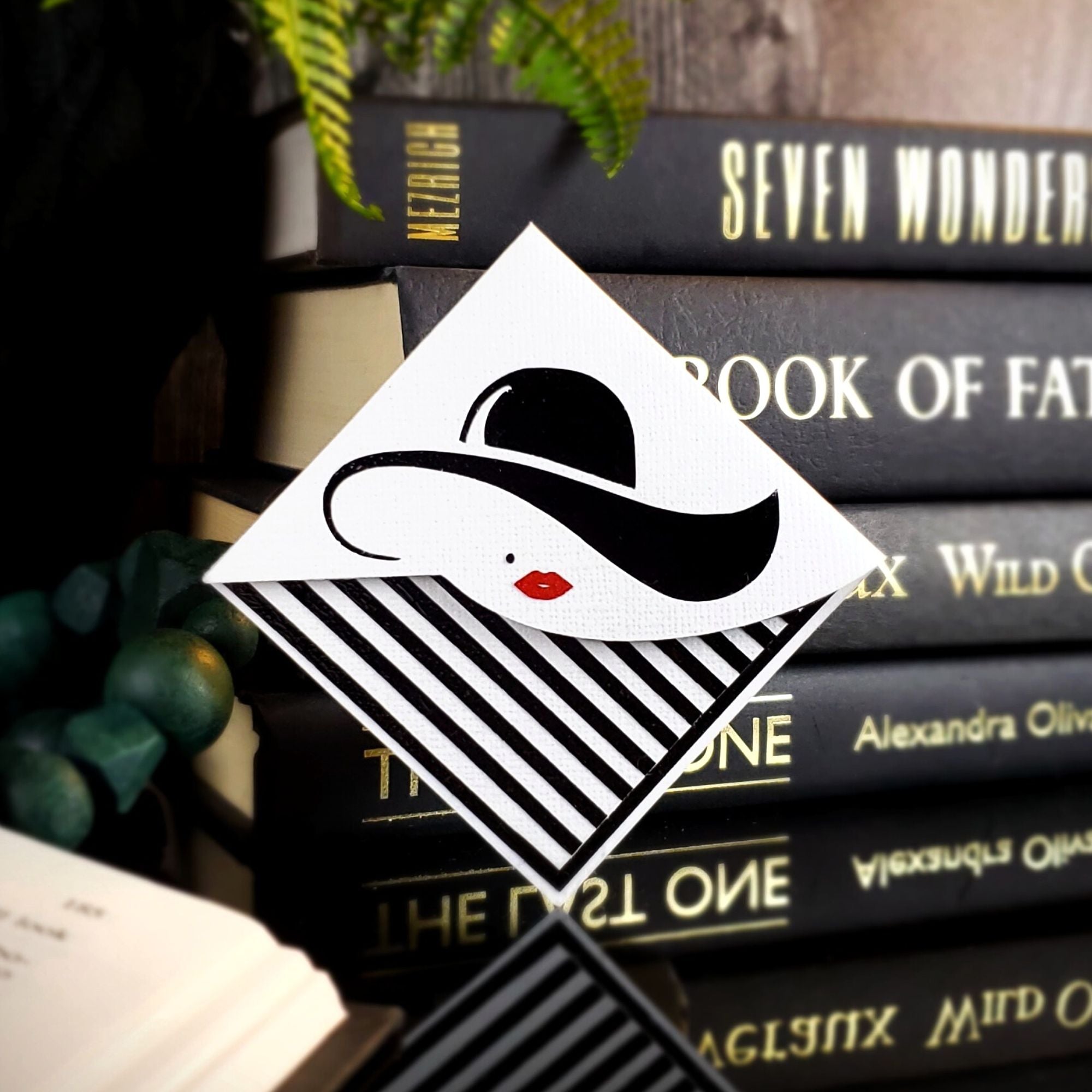 Glamour Girl Paper Corner Bookmark